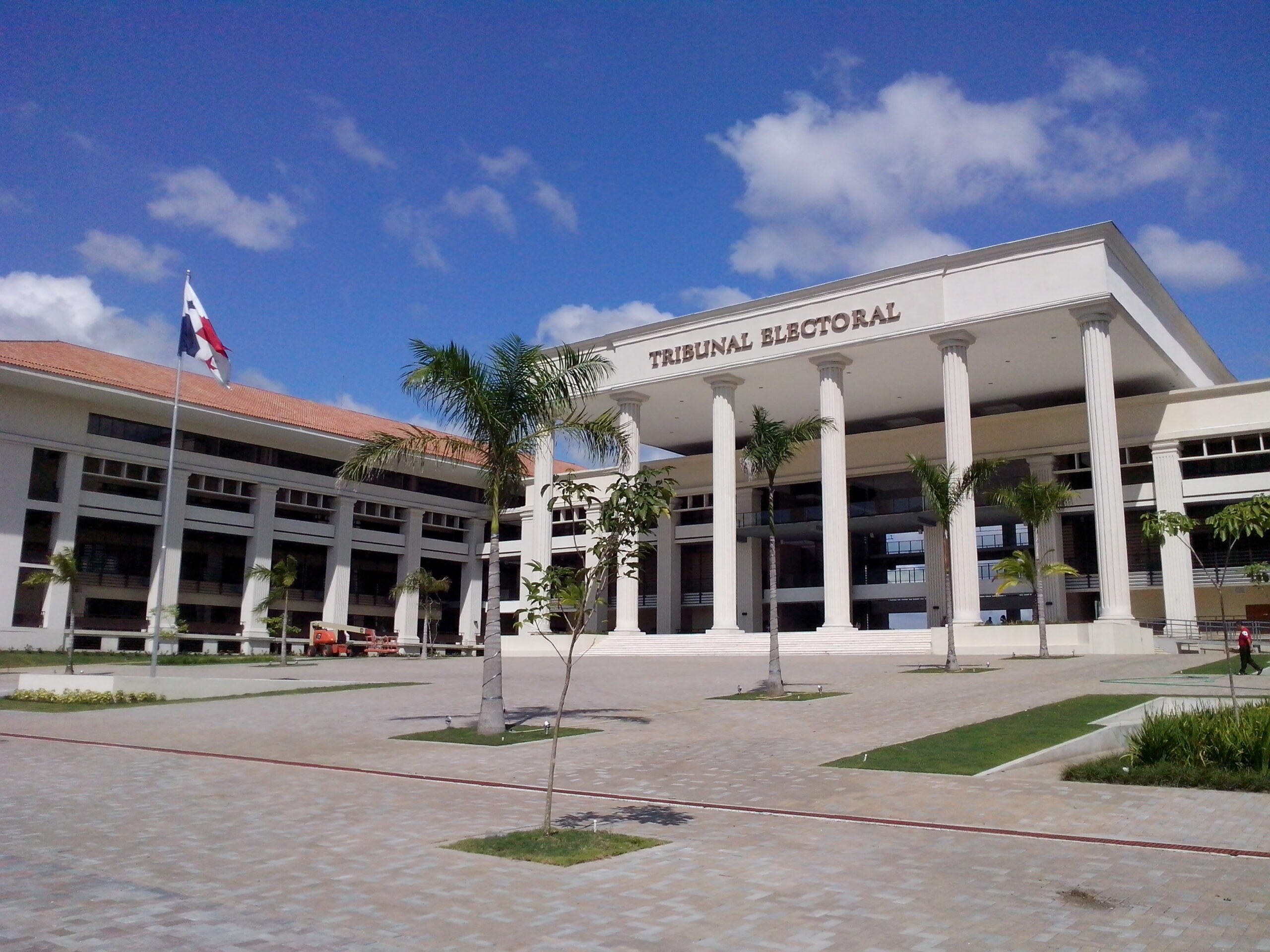 Albrook,_Panama_City,_Panama_-_panoramio_(1)